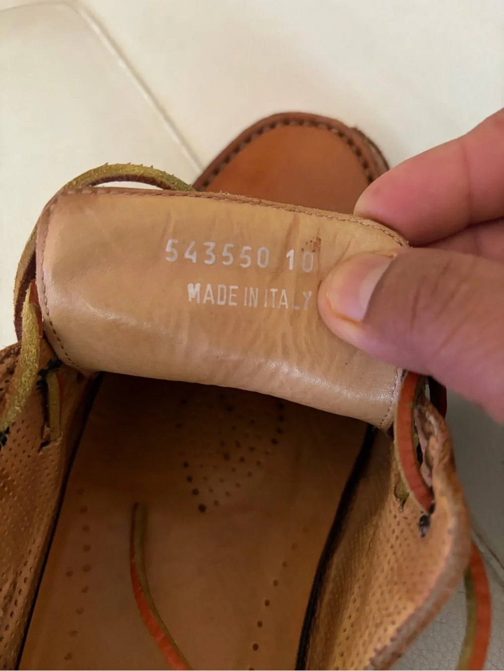 Venezia Tan Leather Boat Shoes with Contrasting Laces